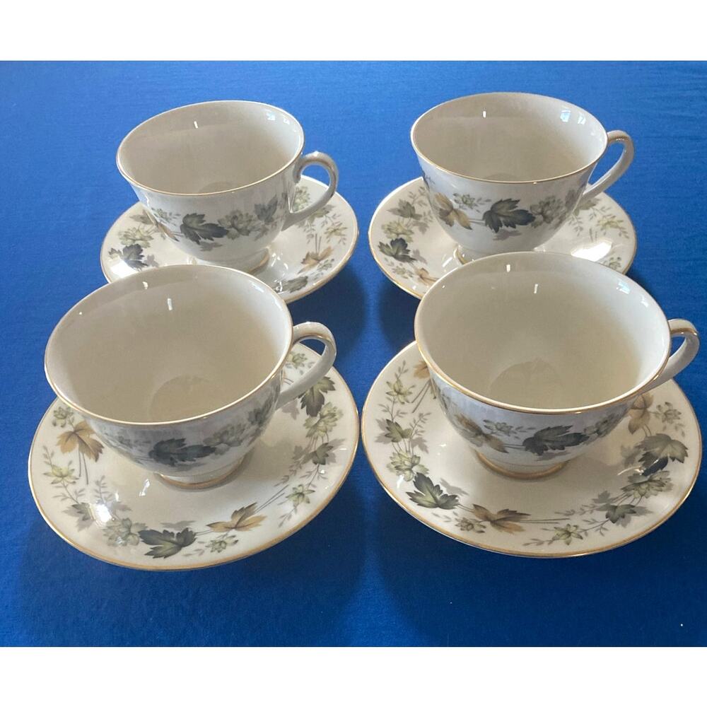 VTG Royal Doulton Large Tea Cups Saucers Larchmont Set of Four Leaves Flowers